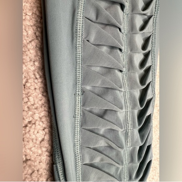 Victoria Secrets Sports - Total Knockout Tight - Size Medium - Picture 9 of 16